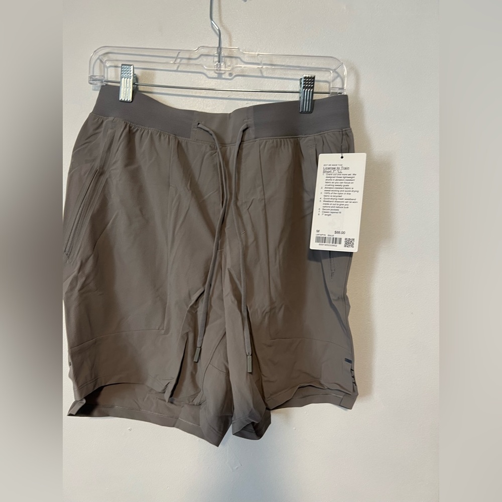 Lululemon athletic shorts Size m